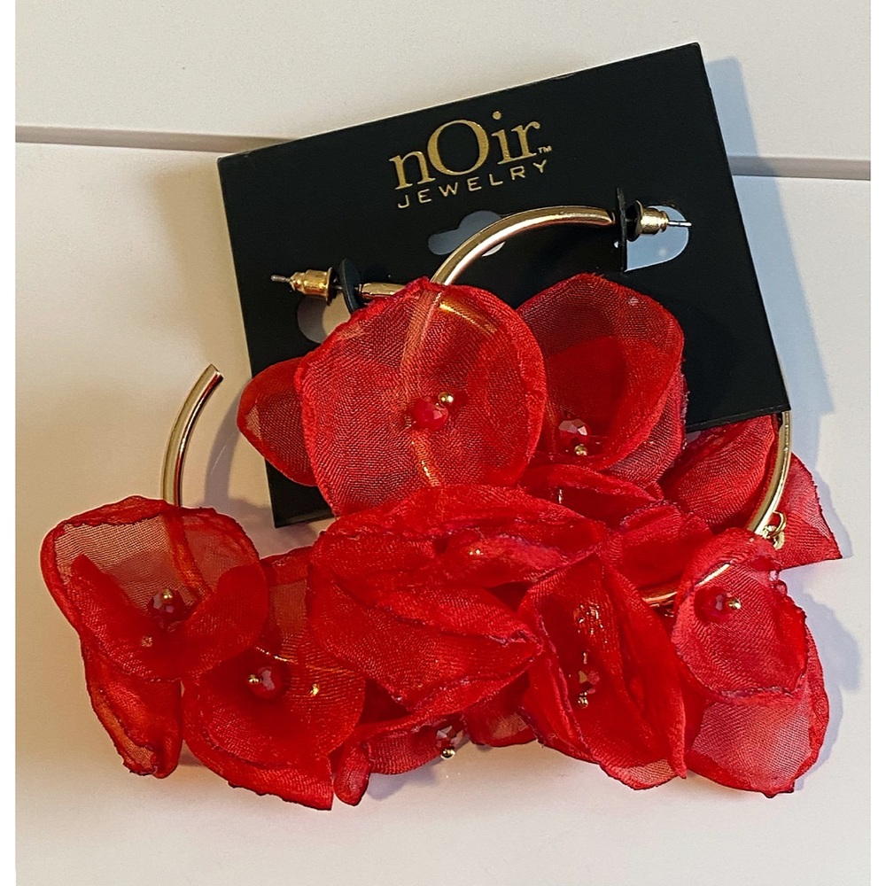 🏷 🆕 Noir Red Floral Hoop Earrings - Picture 3 of 8